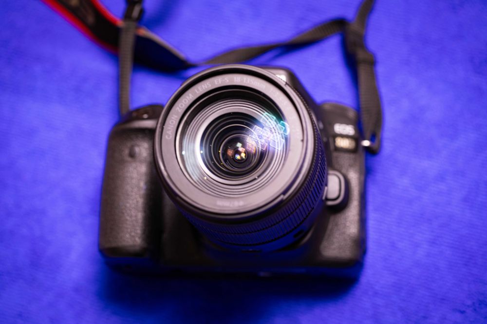 Canon 80D (4600 кадров) + Canon 18-135 USM