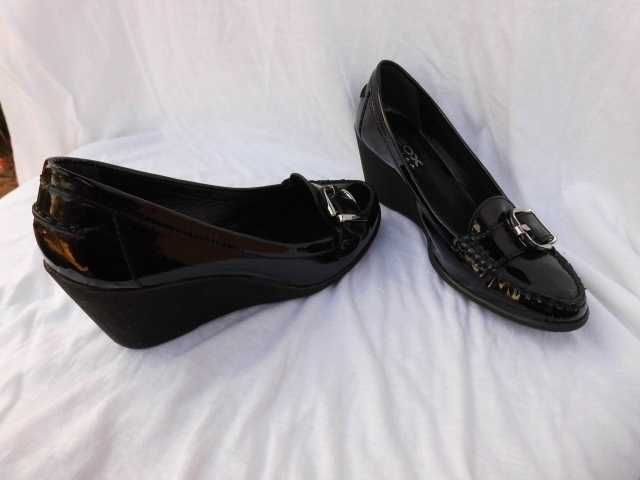 Geox Respira skórzane czółenka koturn 39