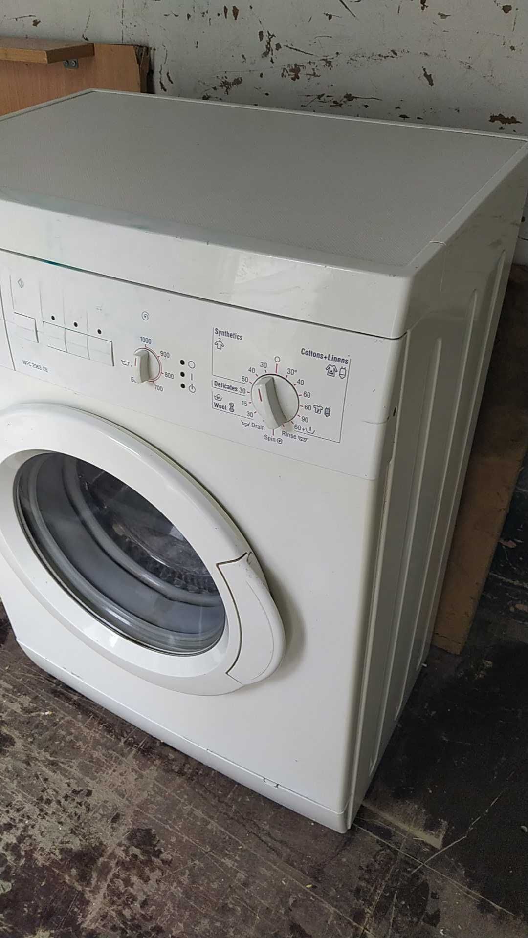 Продам стиральную машину  Bosch, 5кг. белья. б\у 11 лет.
