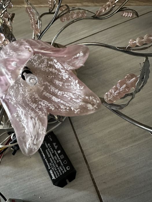 Люстра в идеальном состоянии