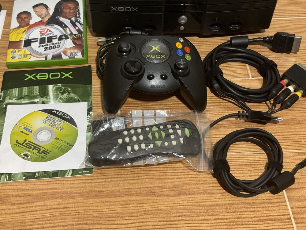 Consola XBOX na caixa original.