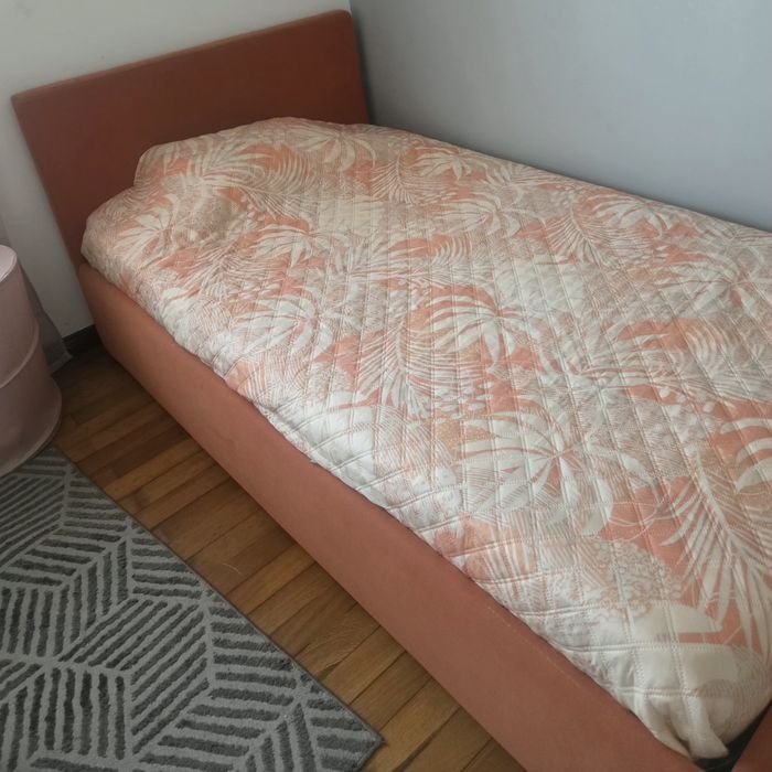 Cama de solteiro com colchão