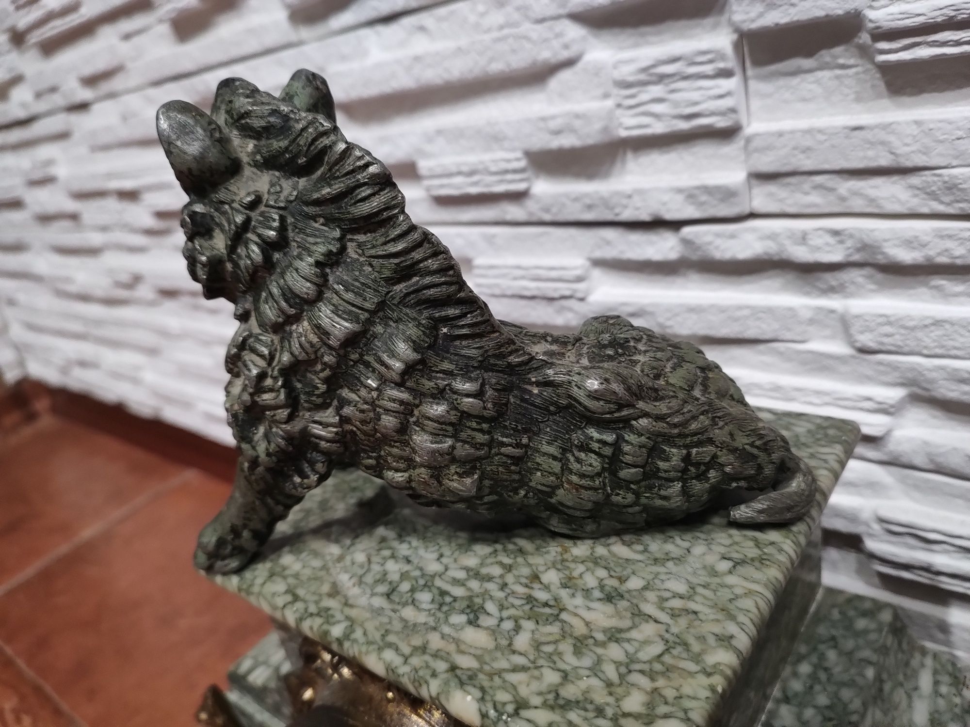 Антикварные старинные каминные часы,охота