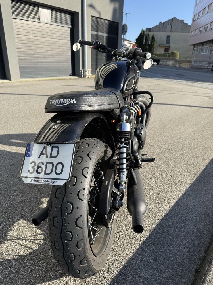 Triumph Bonneville T100 black