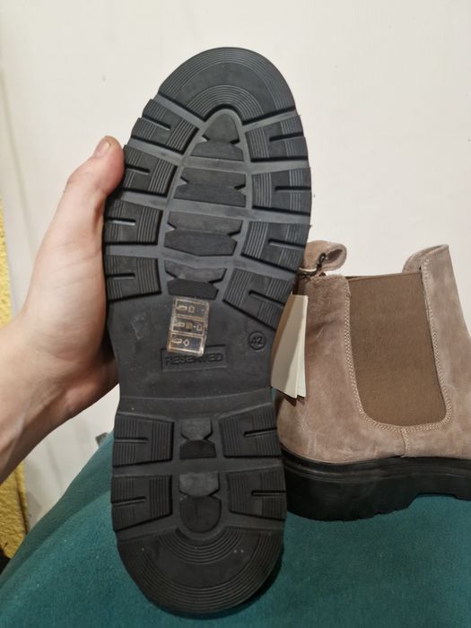 NOwE buty Reserved skórzane roz,43 za kostkę botki,sztyblety