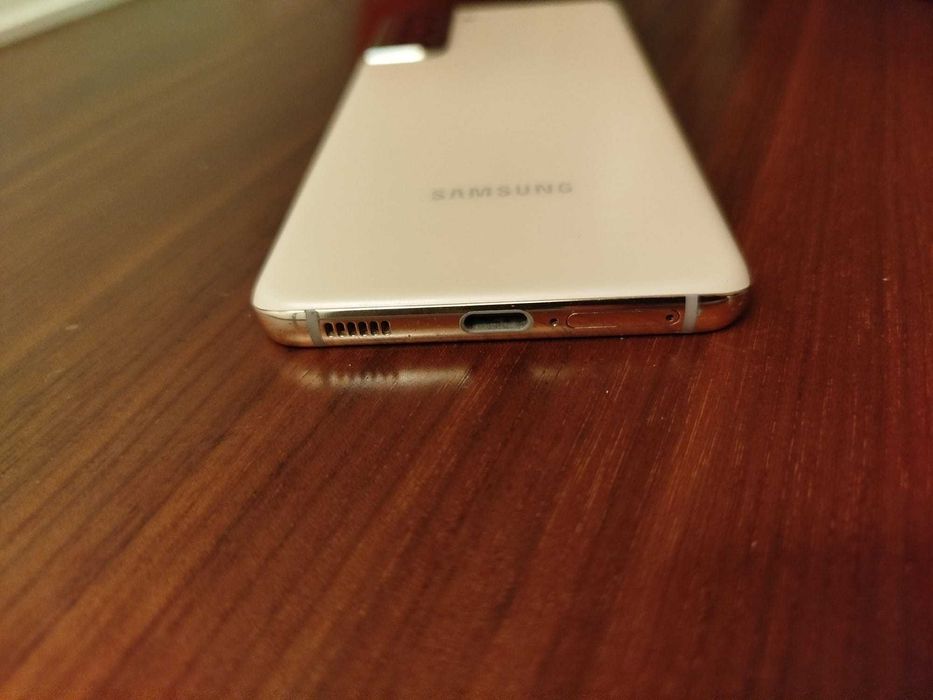 Samsung S21 128gb.