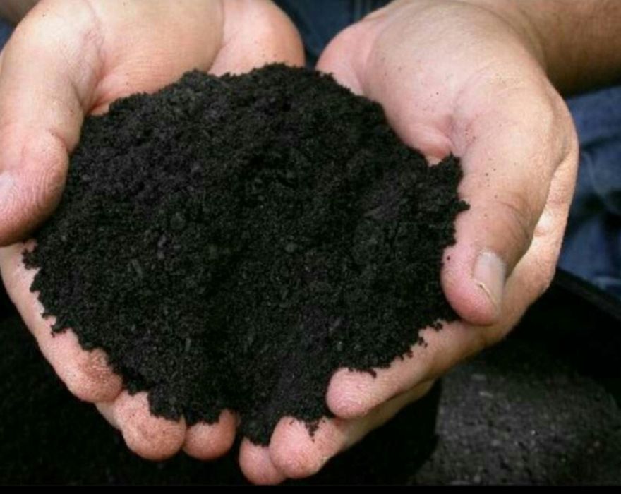 Ziemia z przesiewacza