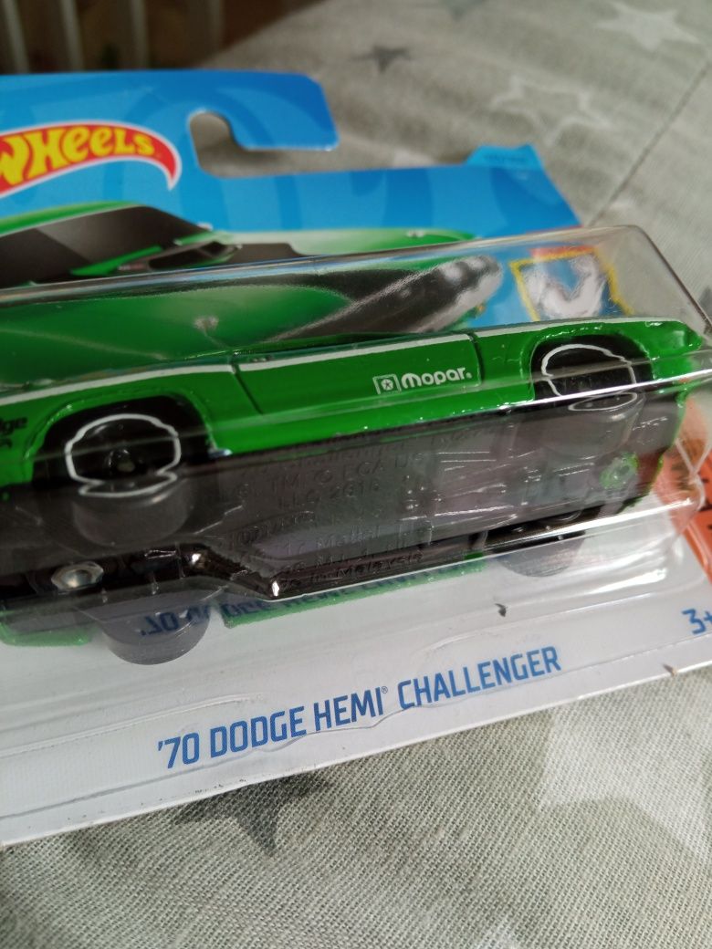 Hot wheels Dodge hemi challenger машинка  хот вілс