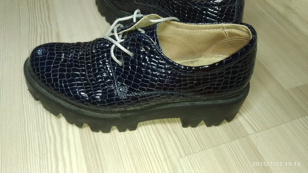 Туфлі полу ботинки осінні шкіряні жіночі 37 р