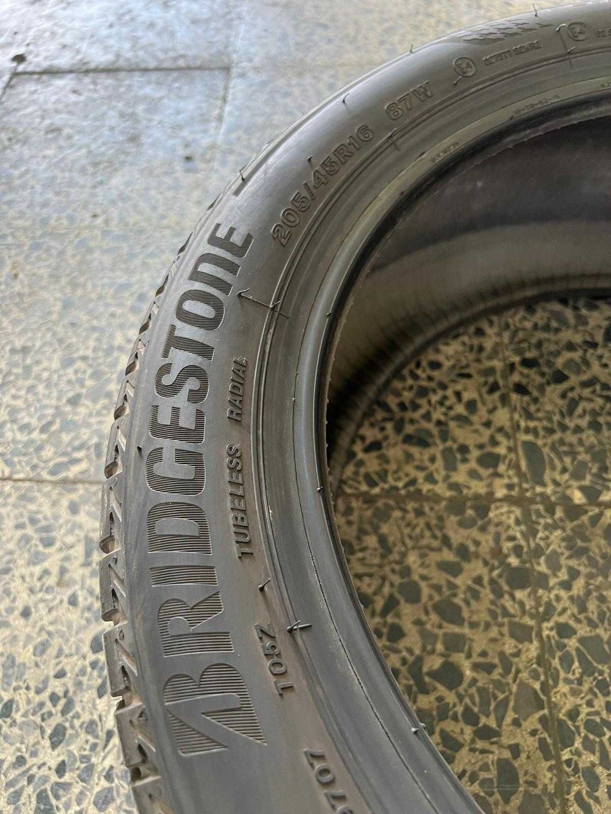 Pneus semi-novos 205/45R16