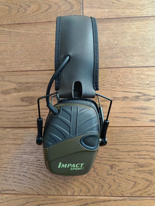 Słuchawki, aktywne ochronniki słuchu Howard Leight Impact Sport.