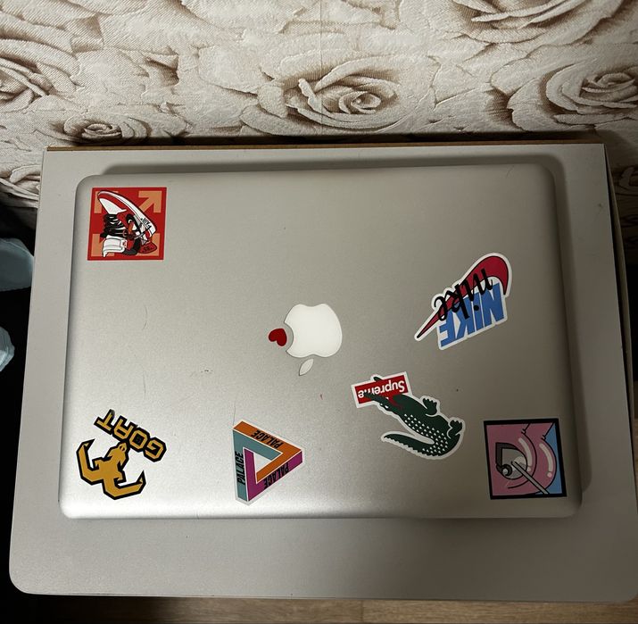 Продам MacBook pro 2011