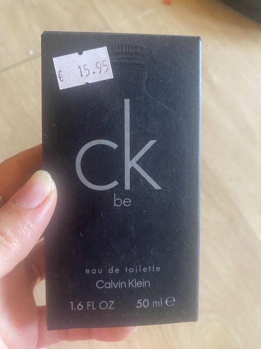 Varios perfumes originais