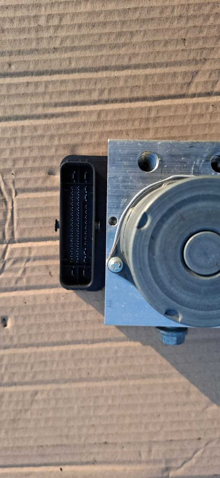 Pompa hamulcowa ABS Audi A4 B9 A5 8W0.907.379AB 8W0.907.379J