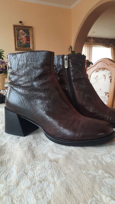 Продам жіночі чоботи демі!