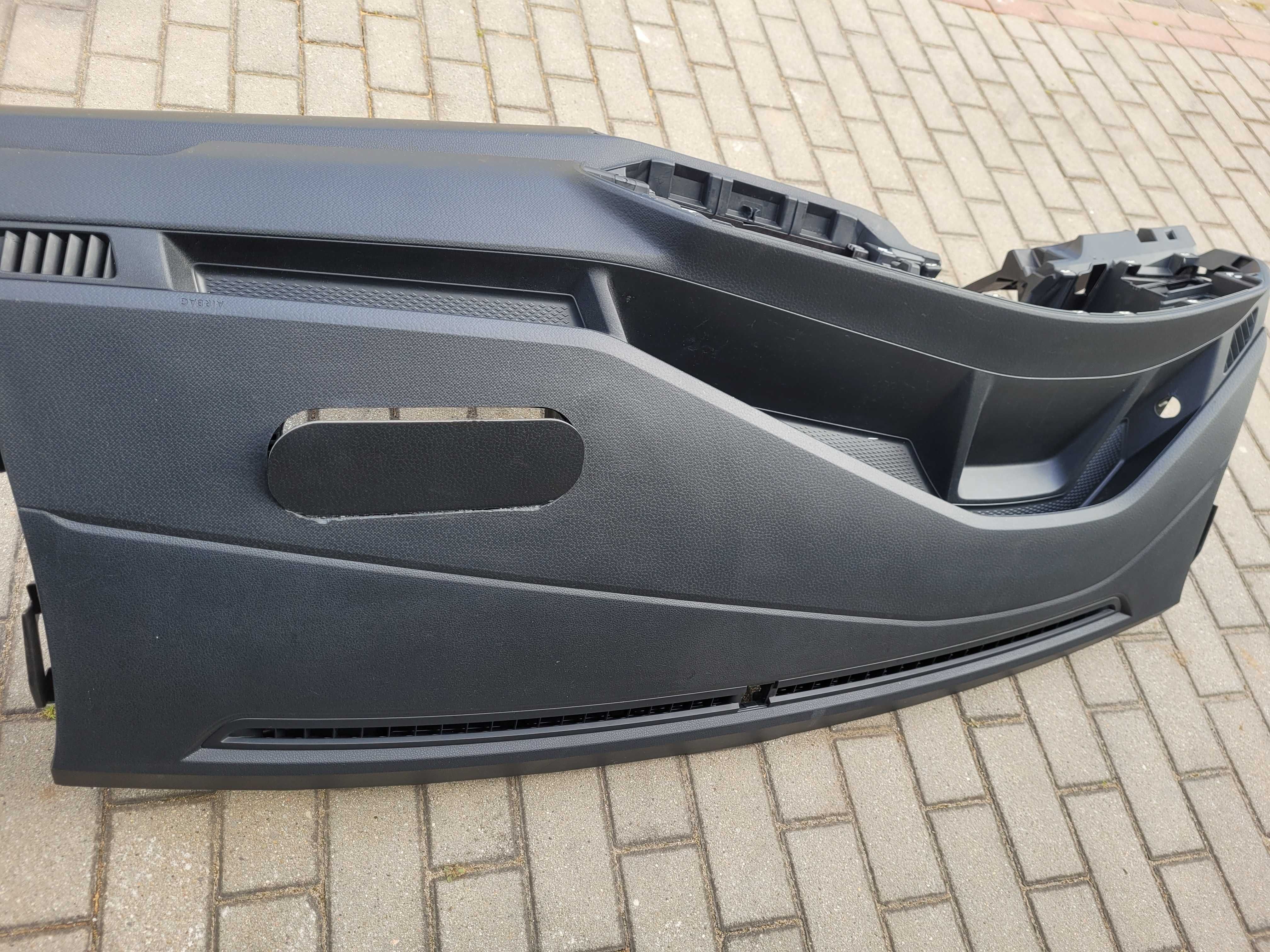 Oryginalna deska rozdzielcza konsola CADDY 2K7 2K8 WYSTRZELONA