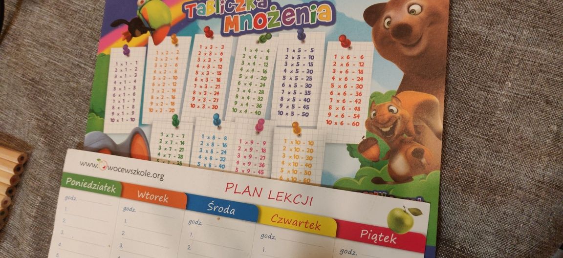 Kredki ołówki gratis tabliczka i plan