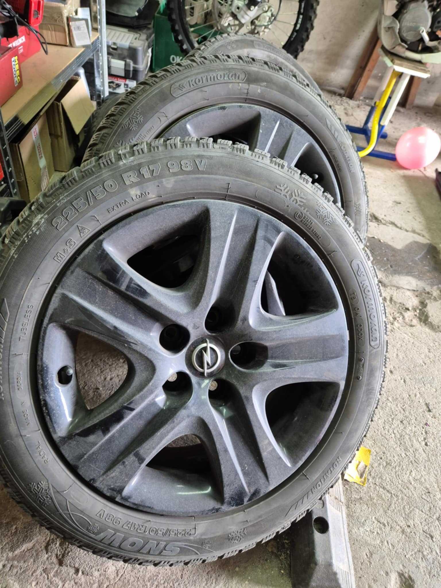 Felgi z oponami zimowymi z Opla Insignia 5x120 17