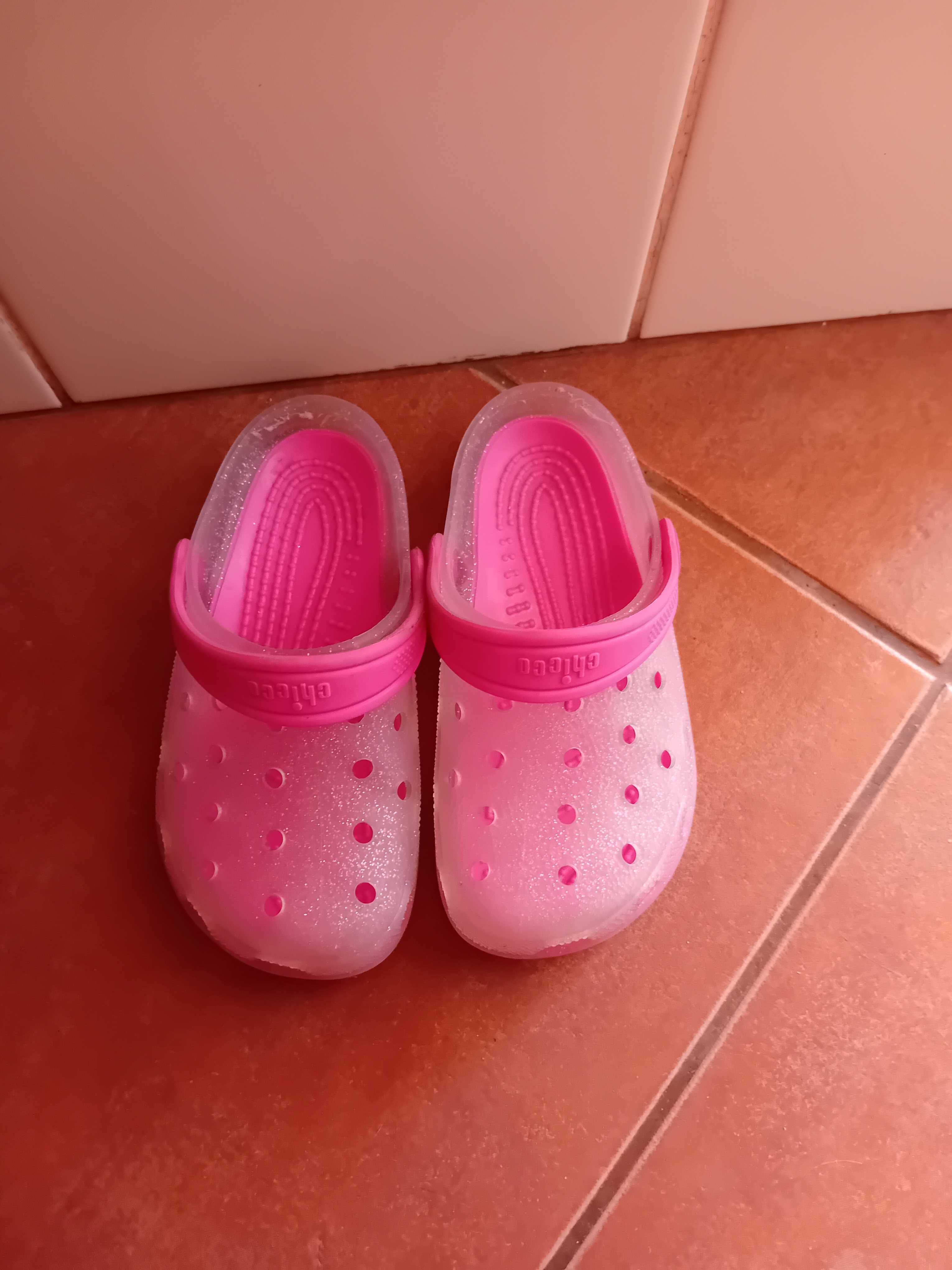 Sandálias, crocs Chicco 26 bom estado