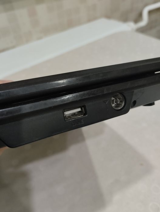 Портативный DVD плеер Opera.