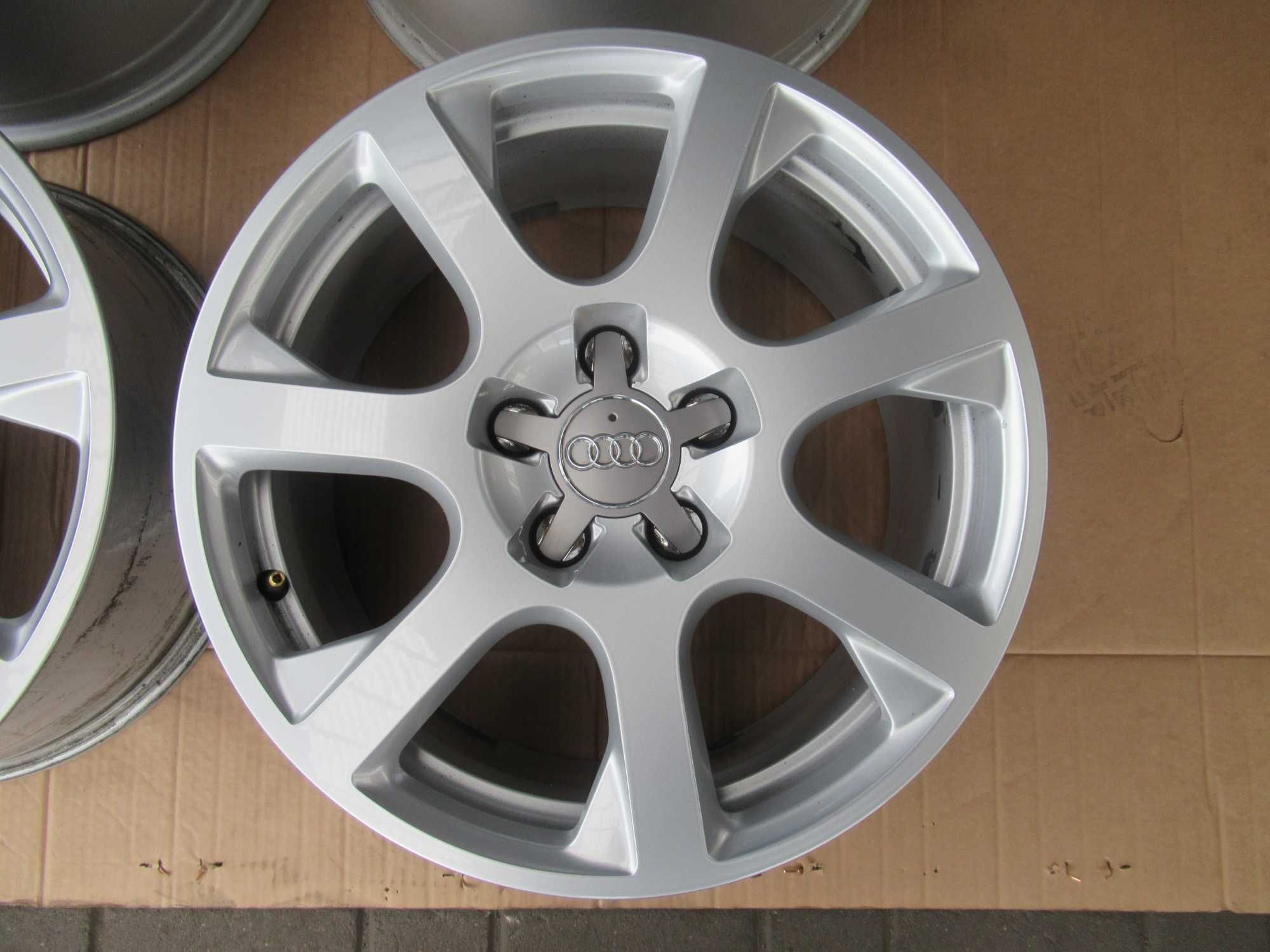 Felgi 17 Audi A4 B8 5x112 ET39 8x17 oryginał