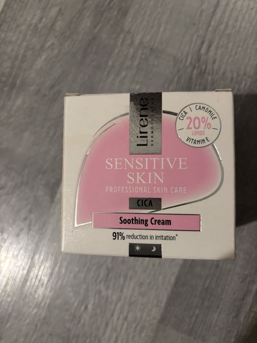 Odżywczy krem z spf 50 do twarzy