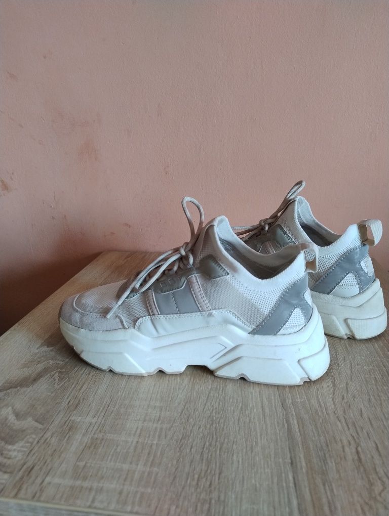 Super adidasy damskie rozm 40 firmy HM stan idealny