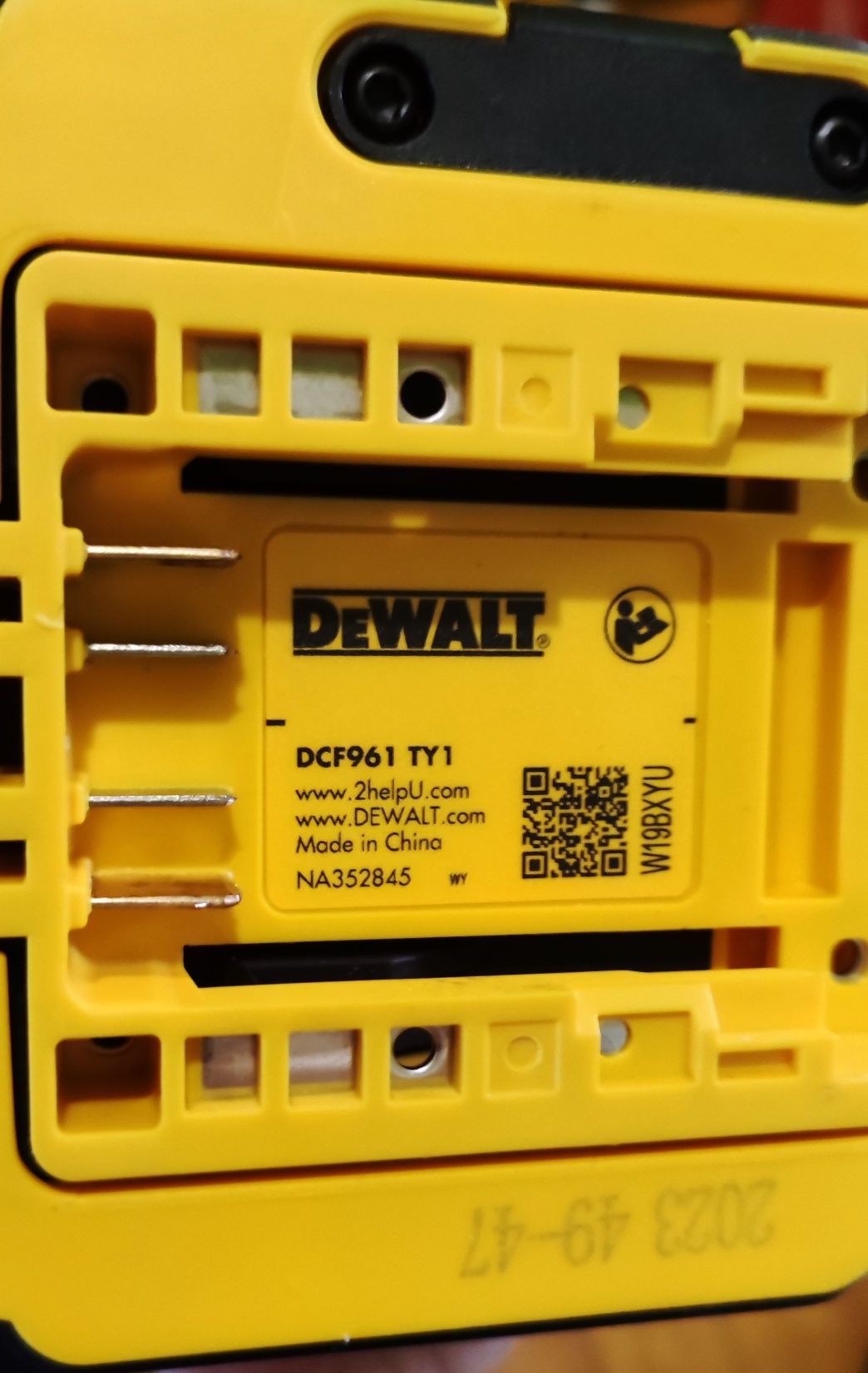 Dewalt dcf961 2372нм крутний момент оригінал із Англії