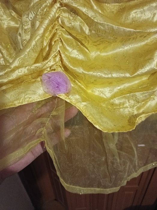 Новогоднее платье принцессы на 7-8 лет.