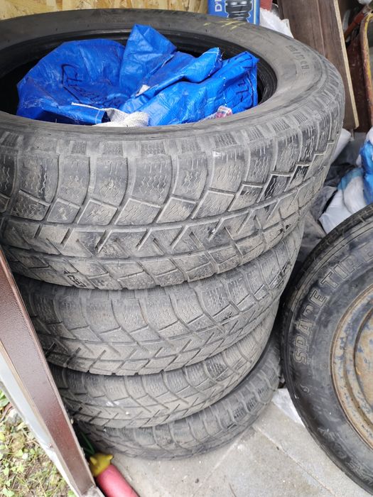 Зимові шини Мішелін 215/60r17.