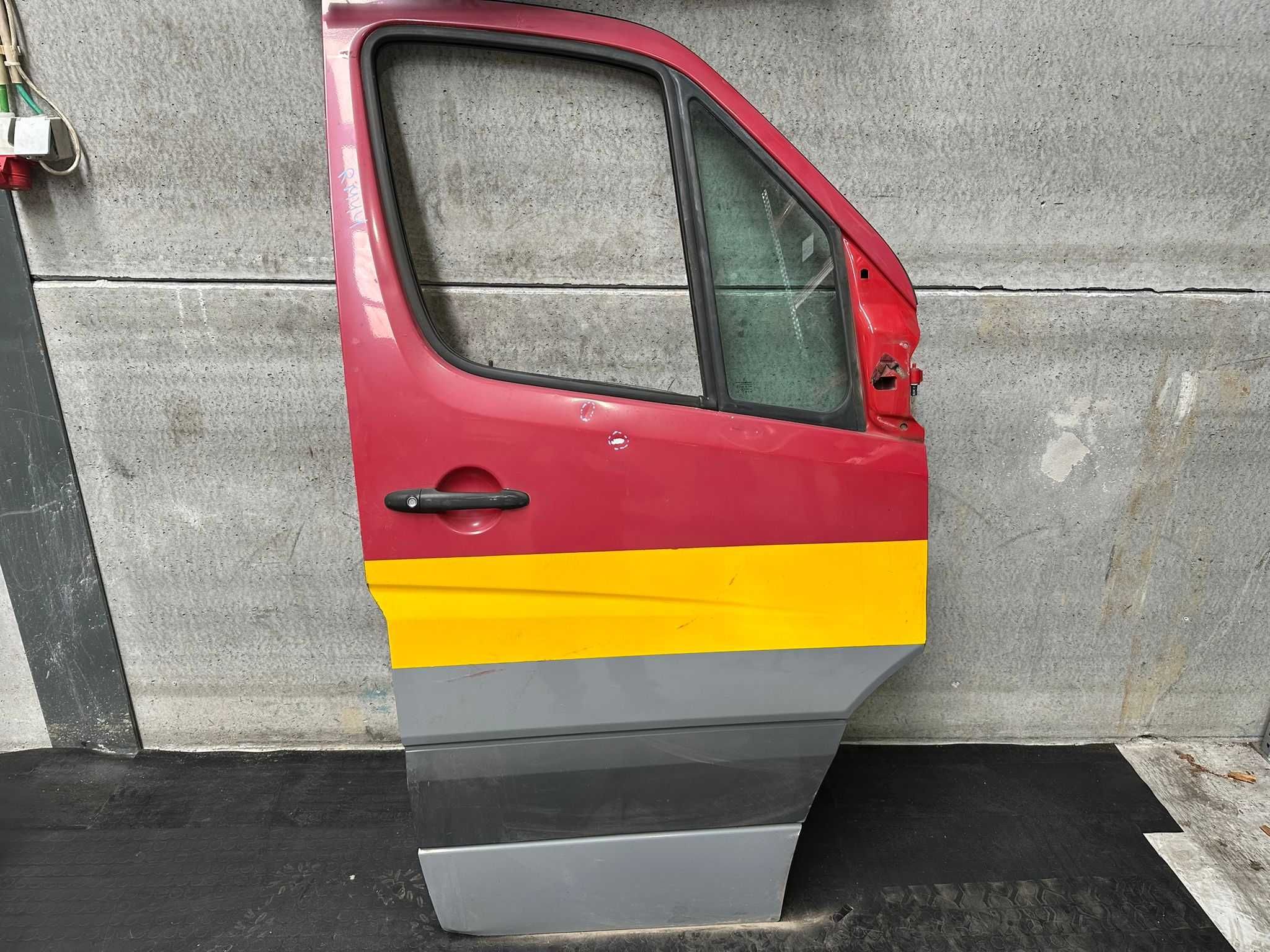 Porta frente direita VW Crafter/ Mercedes Sprinter  (2011)