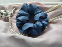 Gumka scrunchie jedwab granat petrol