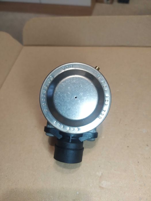 Клапан додаткового повітря.каталізатора VAG 06A131102    ( A, H, F ).