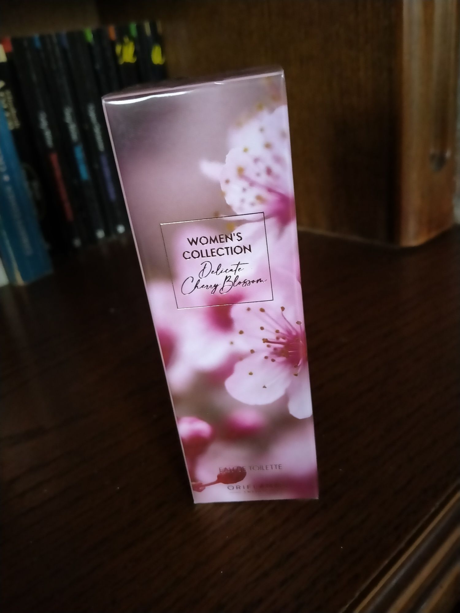 Piękne perfumy o zapachu słodkiej wiśni.