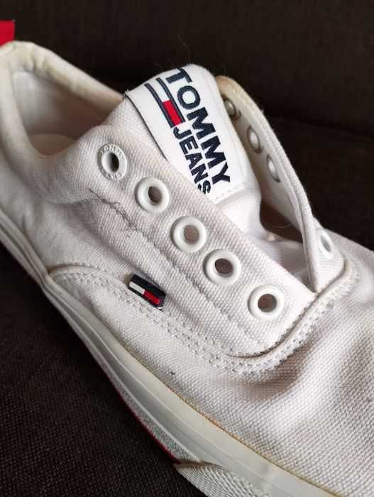 TOMMY HILFIGER. Buty damskie.