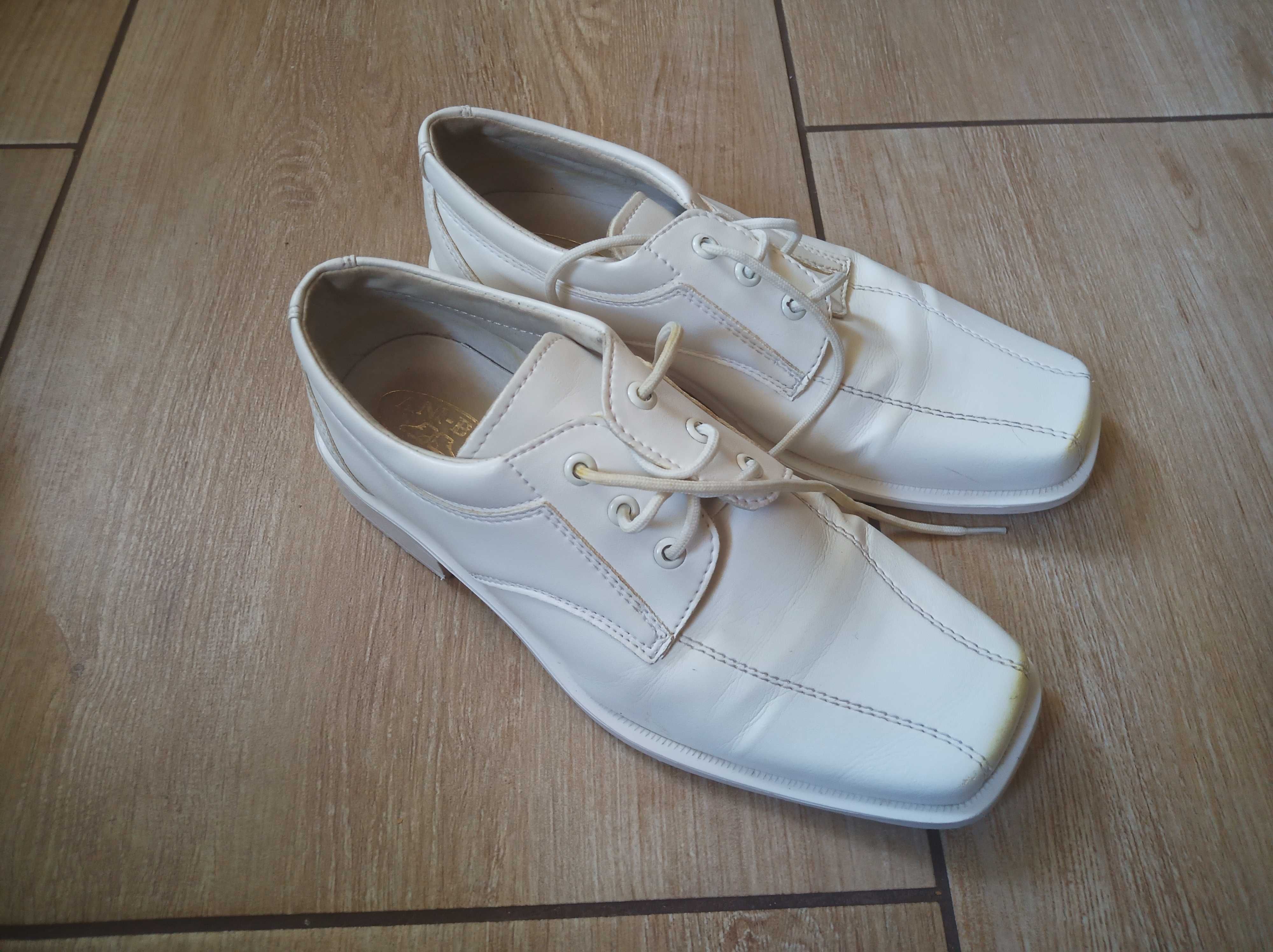Białe chłopięce półbuty komunijne buty galowe lakierki ANI-BUT 33