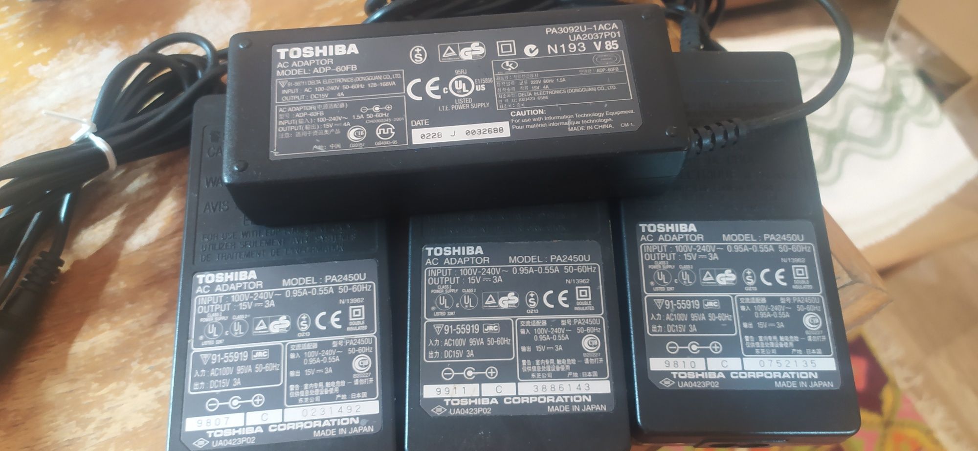 Блоки питания TOSHIBA 15V-3A  Sony 19.5v 2.15A  CANON 13V 1.8A