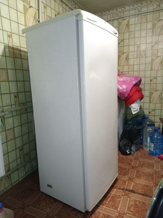 Продам морозильну камеру