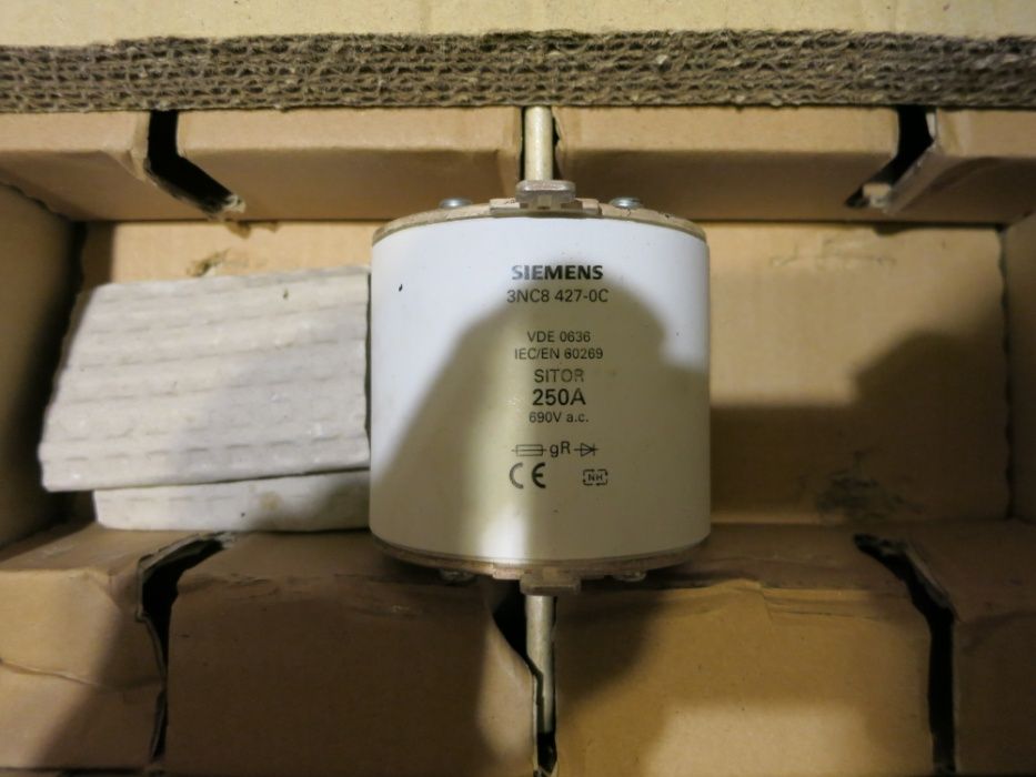 Предохранитель 3NC8 427-0C,sitor,250a