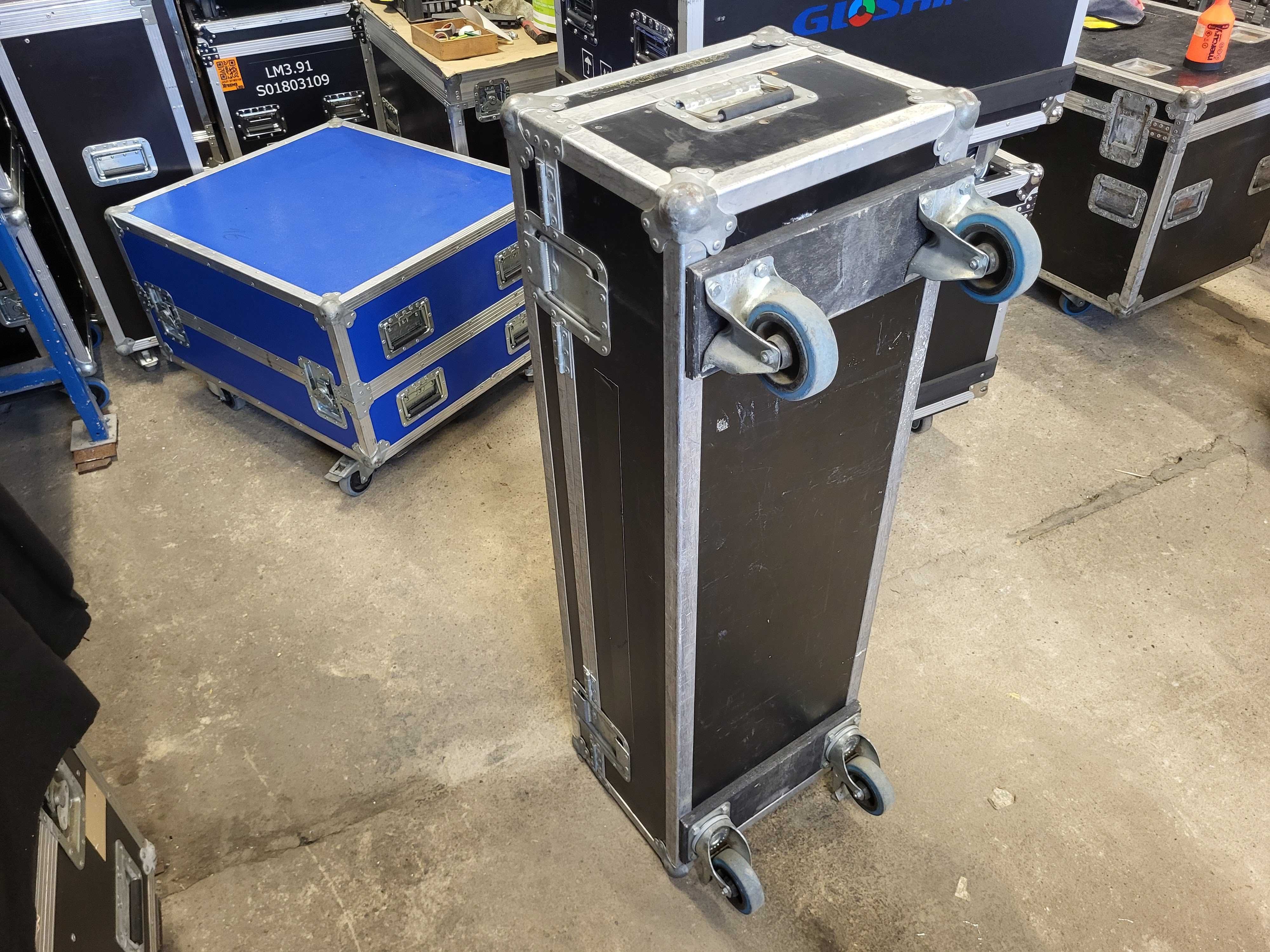 120x37x30 Case skrzynia, koła // FAKTURA