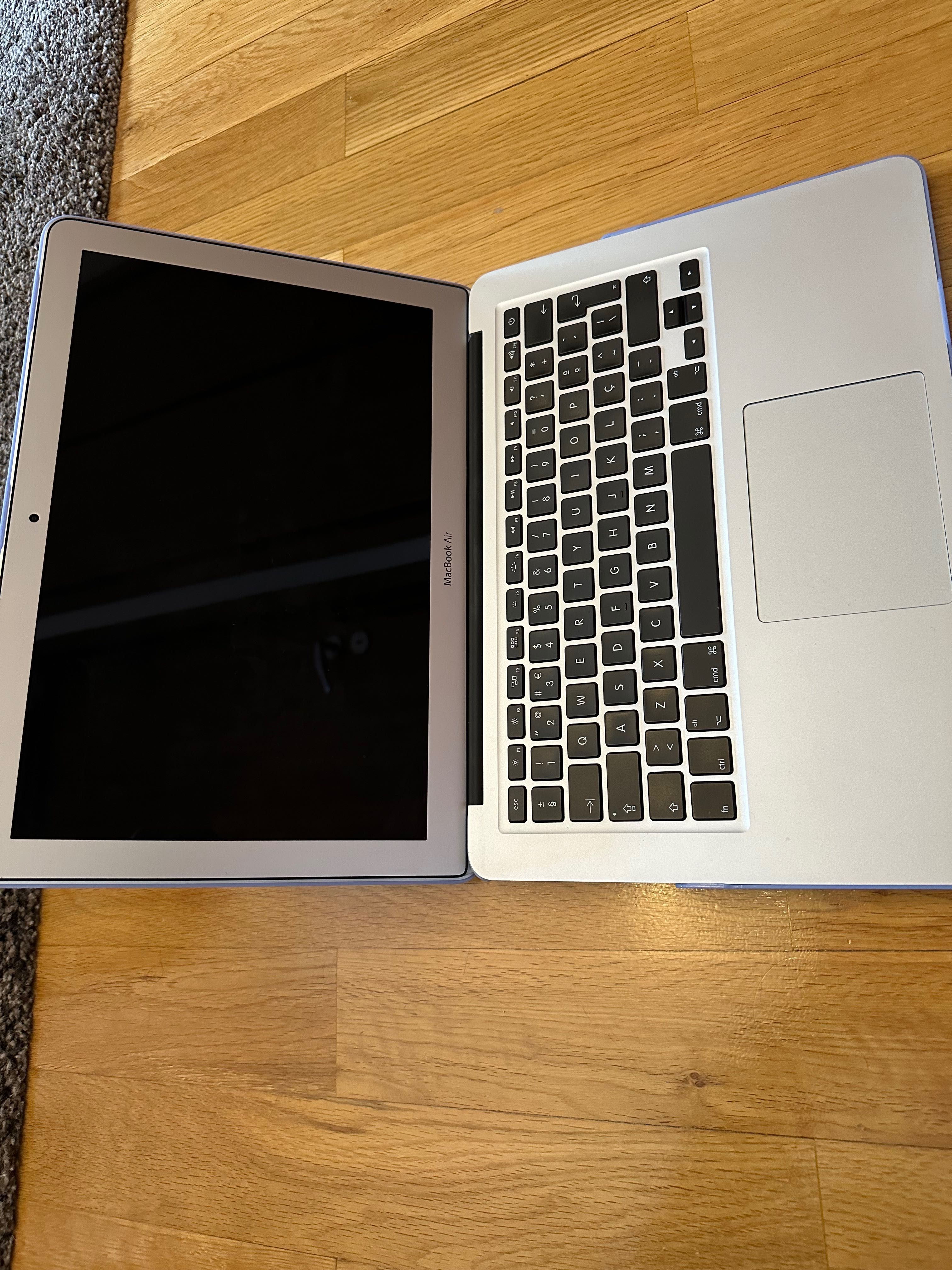 Vendo MacBook Air 2015 13' em ótimas condições