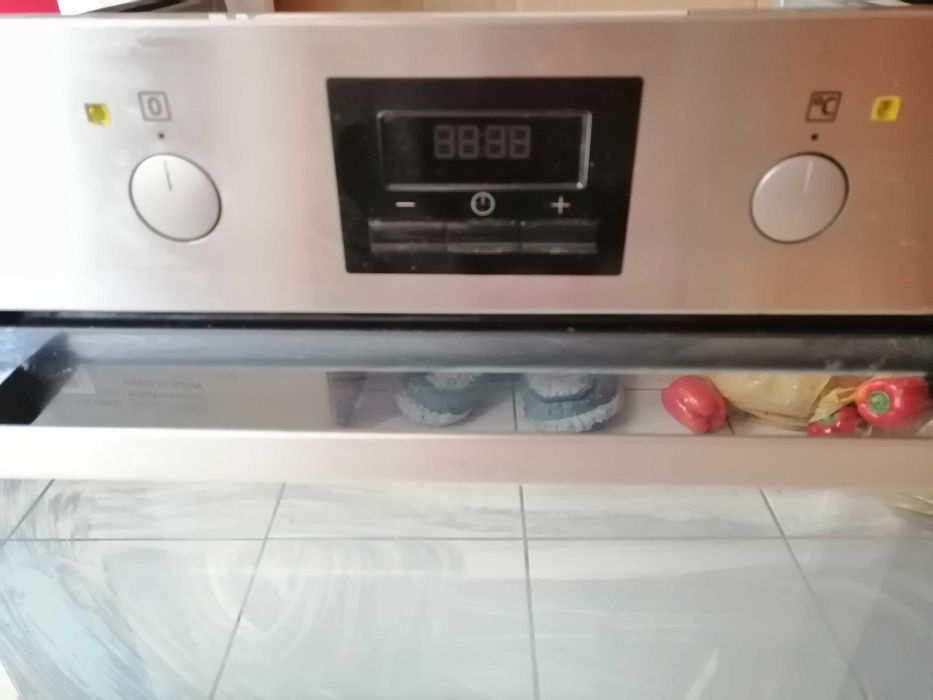 Бу духовка  zanussi