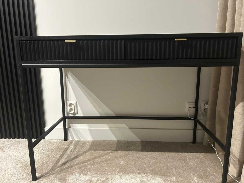 Czarna konsola/toaletka/biurko