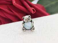 Charm's zawieszka Miś polarny Warm Hugs S925 ALE
