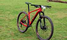 bicicleta de btt vermelha