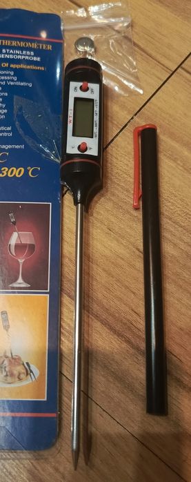 Kuchenny termometr szpilkowy.