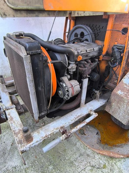 Rębak spalinowy Tünnissen na przyczepce 33KM