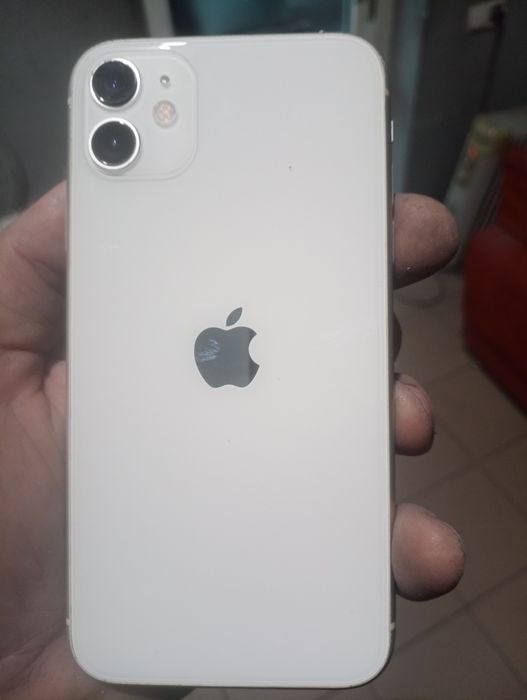 Продам айфон 11 на 256г