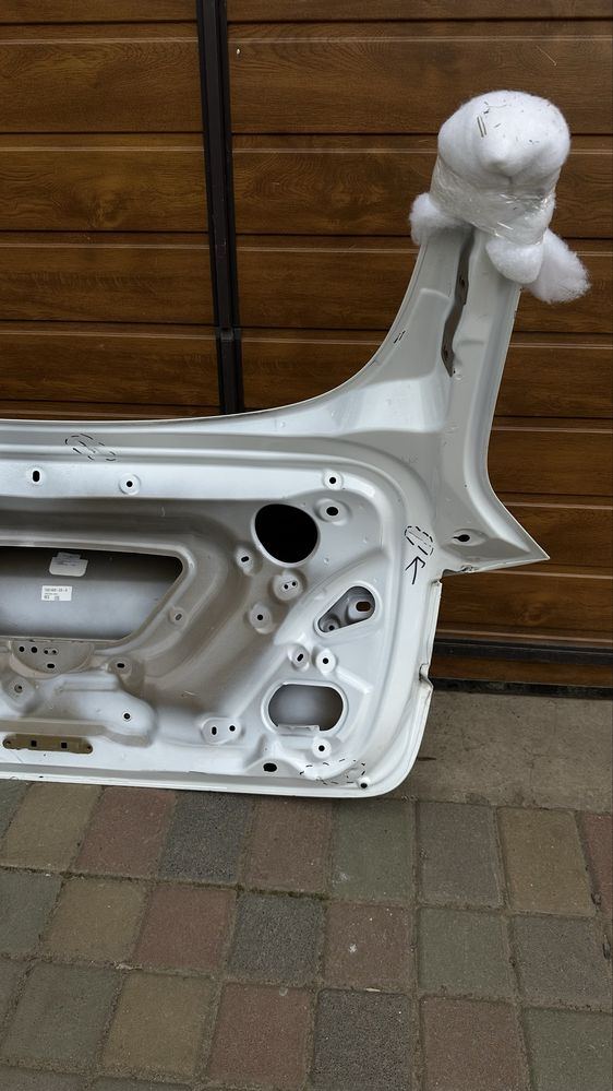 Кришка багажника , ляда tesla model 3 rest ev2025