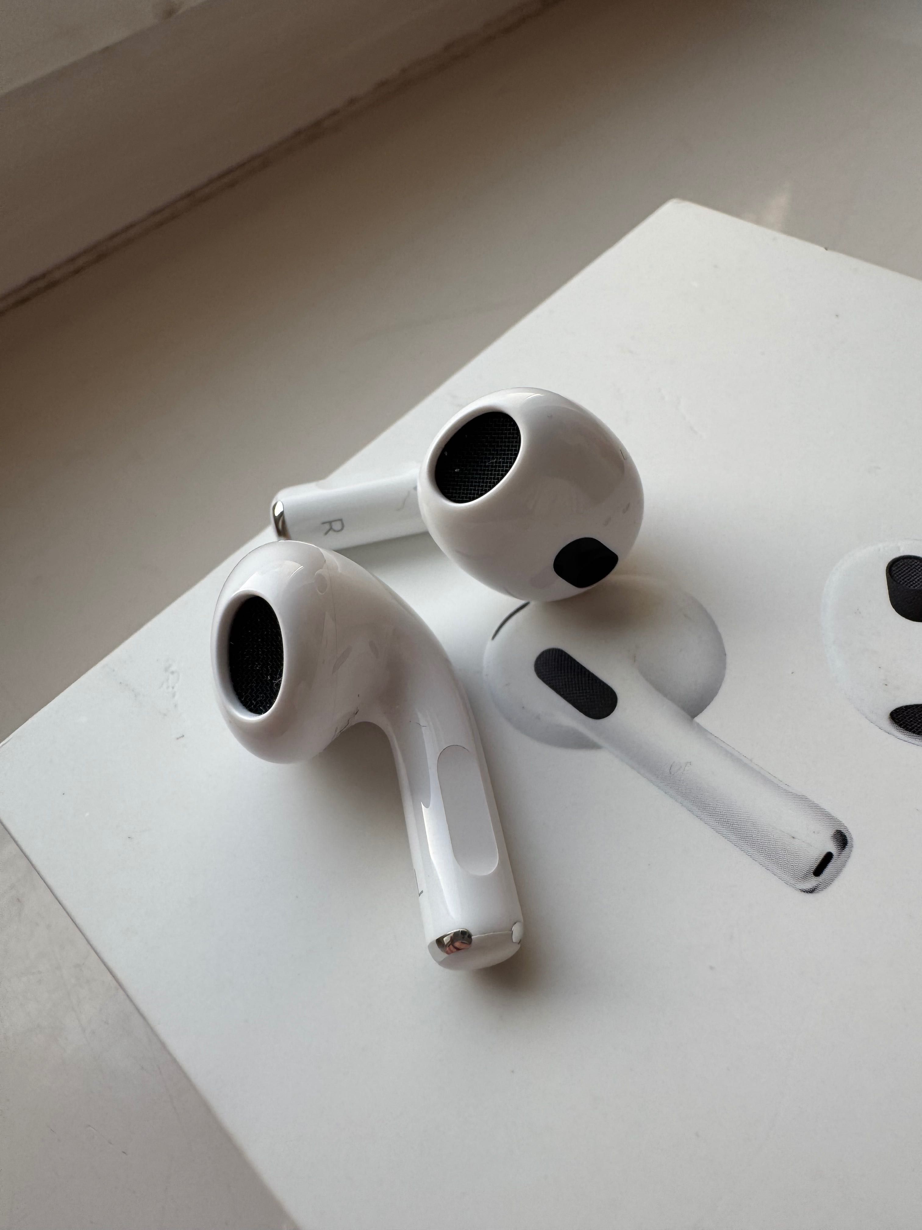 Oryginalna słuchawka AirPods 3 prawa lewa Apple a2566 a2565 a2564 a289